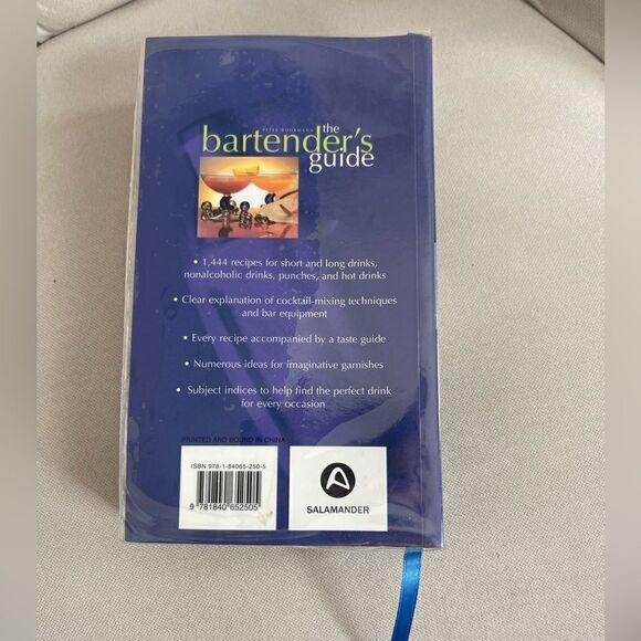 Book The Bartender’s Guide - Picture 3 of 8